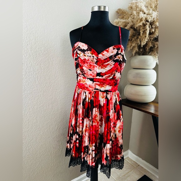 Floral V-Neck Pleated Lace Trim Mini Dress - Picture 4 of 9